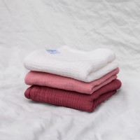 ŚMIETANKA + RÓŻ + CIEMNY RÓŻ Zestaw pieluszek muślinowych 