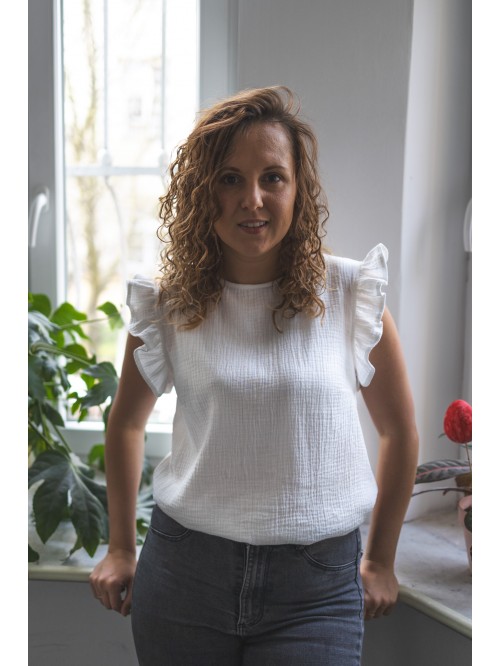 Muślinowa bluzka z falbankami na ramionach dla mamy 