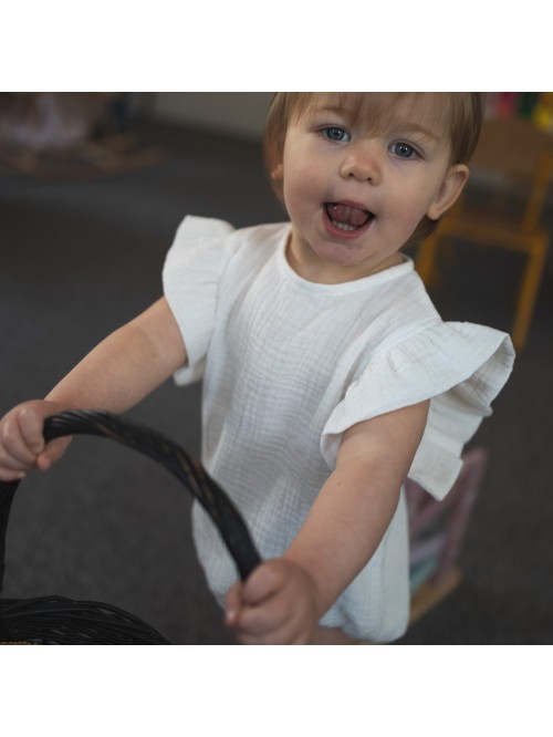 Muślinowe body z falbanką i guzikami