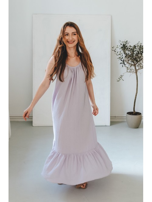 Długa luźna sukienka z falbanką