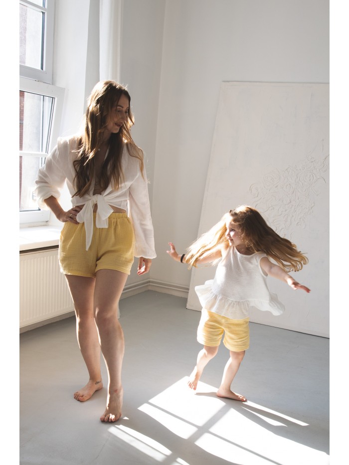 Damskie krótkie spodenki muślinowe ŚMIETANKA