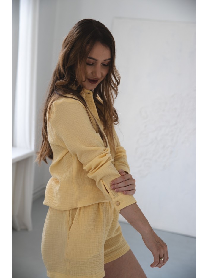 Damskie krótkie spodenki muślinowe ŚMIETANKA